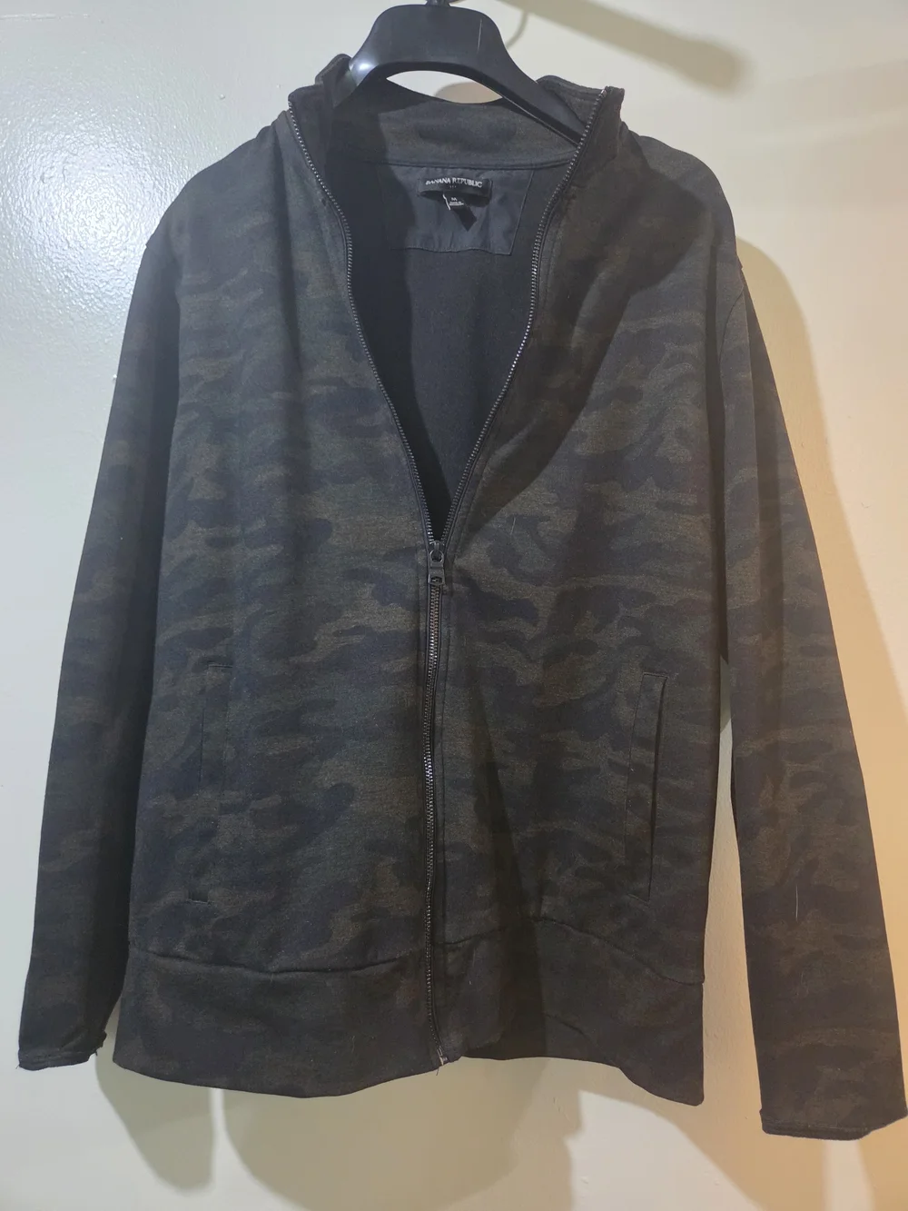 Banana Republic Men’s Camouflage Zip-Up Jacket- Dark Green/Black